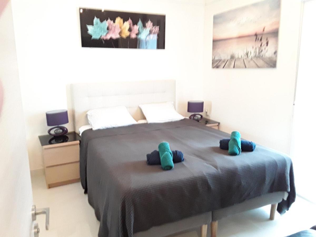 136 A First Line Sleeps 6 Appartamento